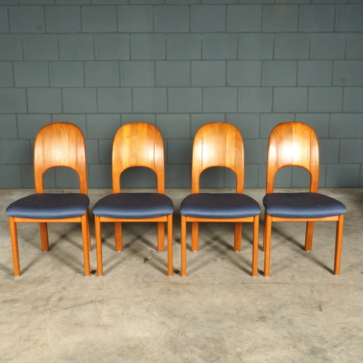 Set Met 4 Eetkamerstoelen – Holstebro Denmark – Jaren 70