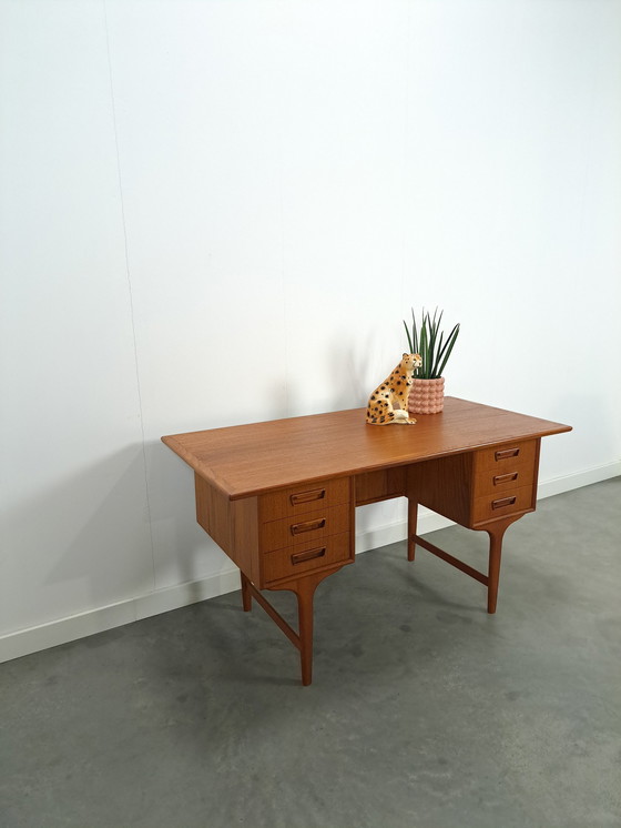 Image 1 of Deens design Teak Bureau met lades