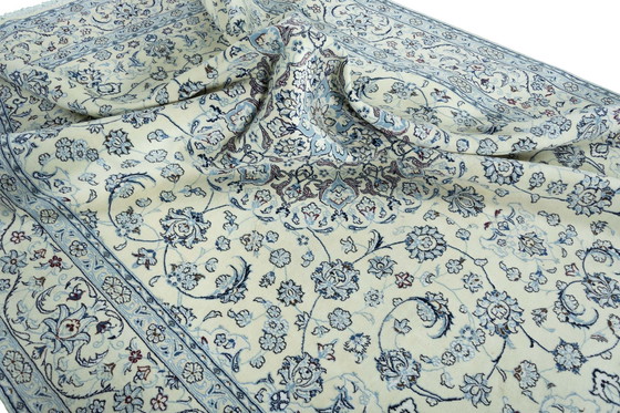 Image 1 of Handgeknoopt Oosters Vloerkleed Nain 9 La Met Zijde - 344 X 243 Cm