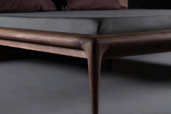 Image 1 of Artisan Latus Geolied Walnoten Bed