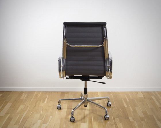 Image 1 of Vitra Eames Alu Stoel Ea 119 Bureaustoel In Leer Antraciet