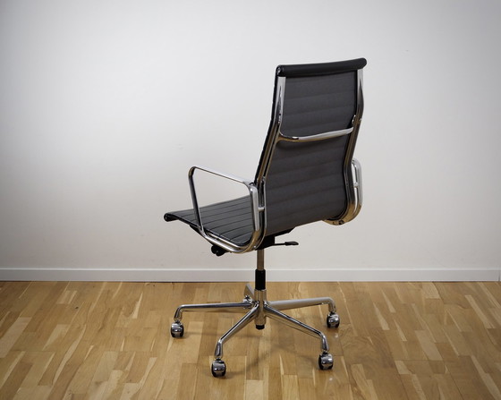 Image 1 of Vitra Eames Alu Stoel Ea 119 Bureaustoel In Leer Antraciet