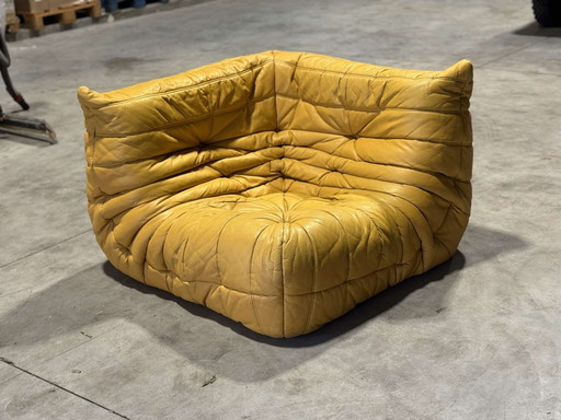 Togo - Ligne Roset - Michel Ducaroy Geel Leder.