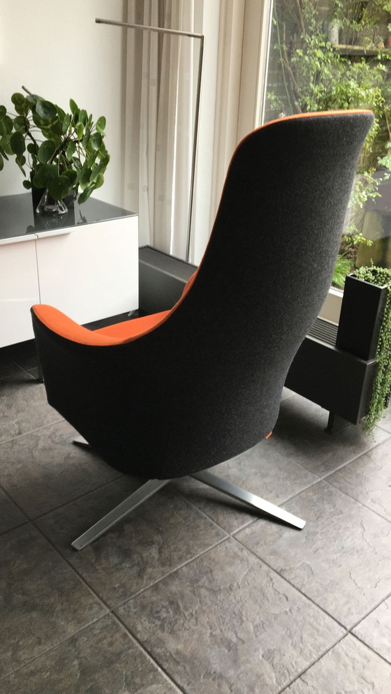 Image 1 of Montis Marvin fauteuil met uitschuifbare voetensteun