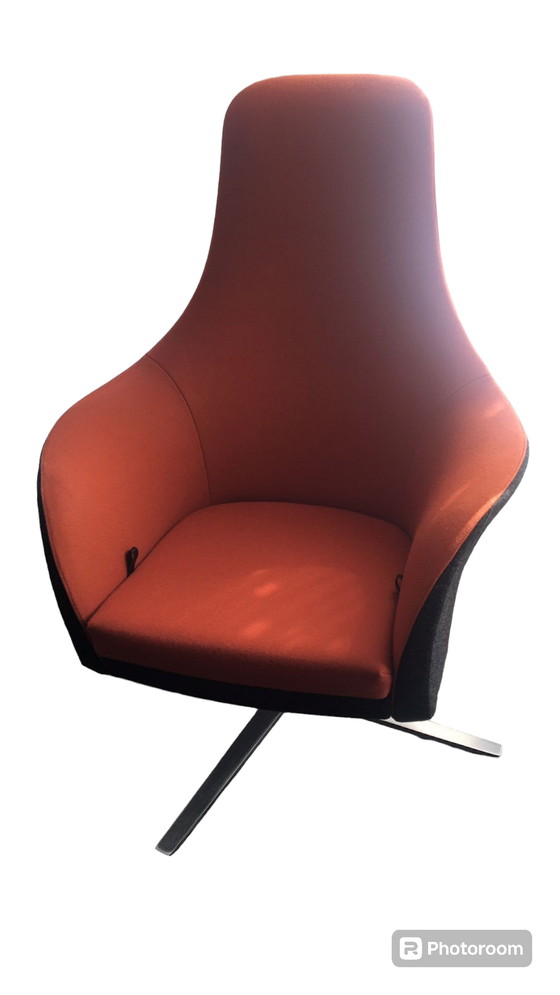 Image 1 of Montis Marvin fauteuil met uitschuifbare voetensteun