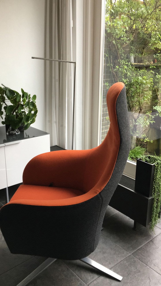 Image 1 of Montis Marvin fauteuil met uitschuifbare voetensteun