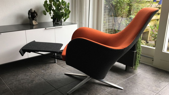 Image 1 of Montis Marvin fauteuil met uitschuifbare voetensteun