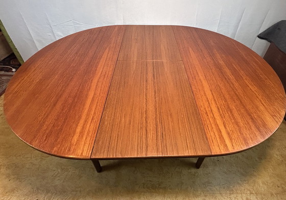 Image 1 of Mid Century Retro Vintage Teak Ronde Uitschuifbare Eettafel Door Mcintosh 1960
