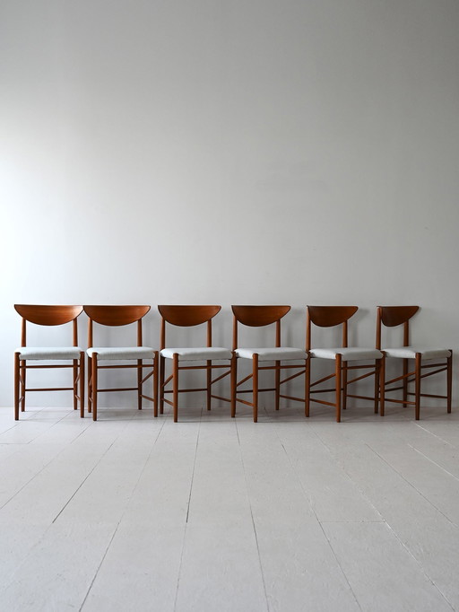Set van vier Hans Wegner stoelen