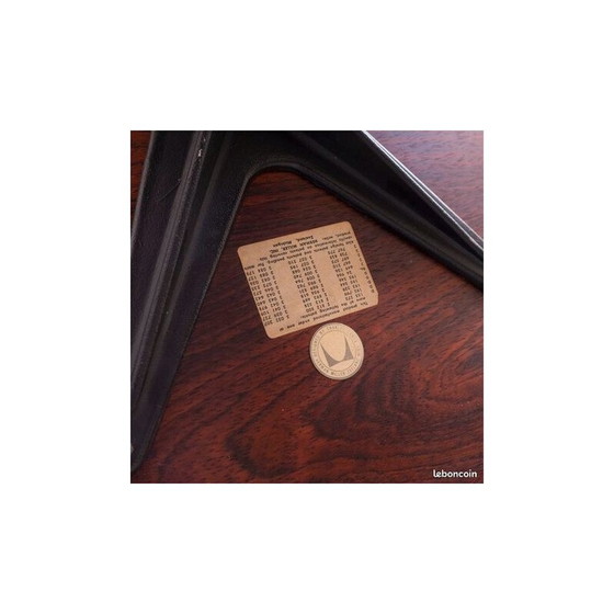 Image 1 of Vintage rozenhouten lounge stoel met voetenbankje van Charles en Ray Eames voor Herman Miller, 1970