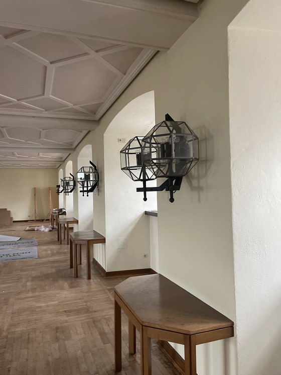 Image 1 of Dubbele bol kasteel smeedijzeren lampen met glas in lood bollen