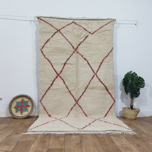 Beni Ouarain Tapijt Wit Met Rode Lijnen 255 X 135 Cm