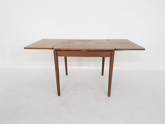 Image 1 of Teak vierkante uitschuifbare eettafel van Pastoe model TT24