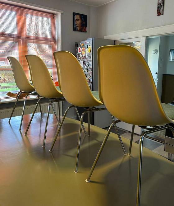 Image 1 of 4X Charles Eames Voor Herman Miller Glasvezel Stoel