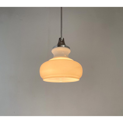 Vintage hanglamp in chroom en melkglas, Tsjechoslowakije 1970