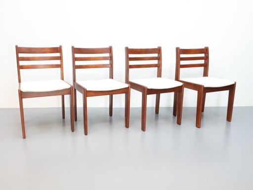 Set van 4 vintage stoelen nieuwe ecru rib stoffering