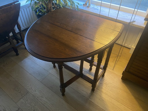 Antieke Eiken Hangoor Tafel / Gateleg Table