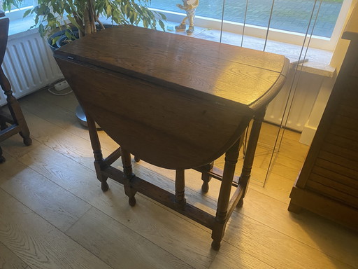 Antieke Eiken Hangoor Tafel / Gateleg Table