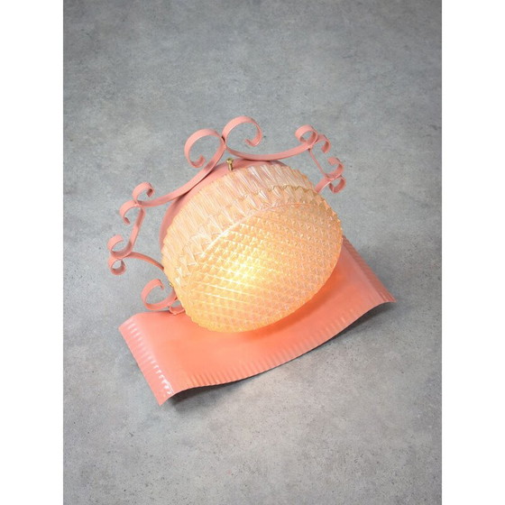 Image 1 of Mid-eeuwse ingewikkelde Italiaanse roze wandlamp, 1960