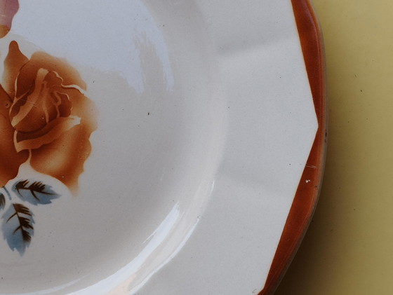 Image 1 of Digoin Sarreguemines-Kunst van de Tafel-Antiek Servies-Deel van vorm-Serveerbord-Zeer groot bord-Roze - D : 31 Cm