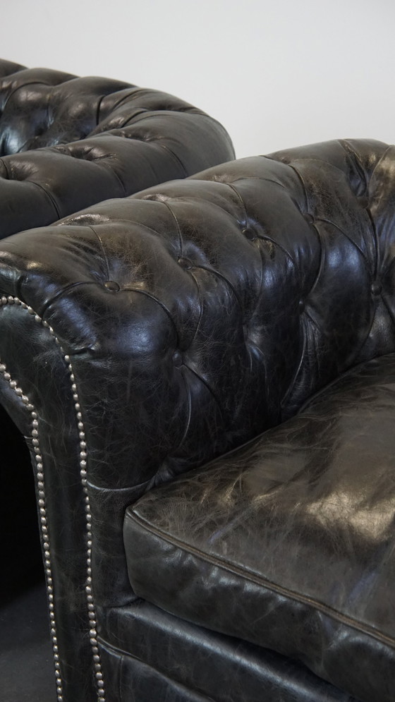 Image 1 of 2 X Zwarte Rundleren Chesterfield Fauteuil