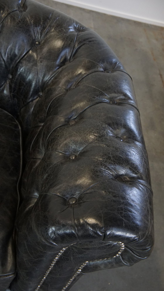 Image 1 of 2 X Zwarte Rundleren Chesterfield Fauteuil