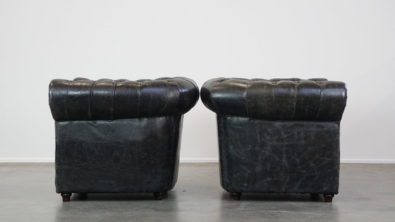 Image 1 of 2 X Zwarte Rundleren Chesterfield Fauteuil