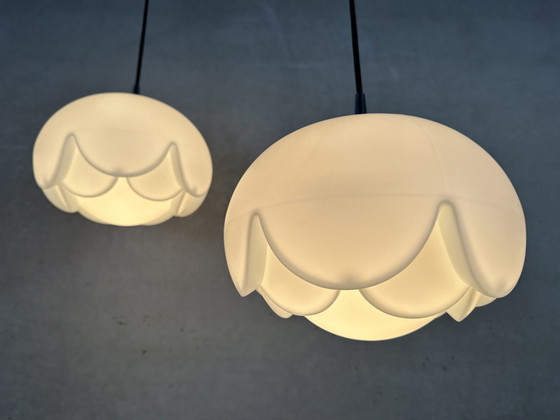 Image 1 of 2x vintage design Peill & Putzler opaline hanglampen