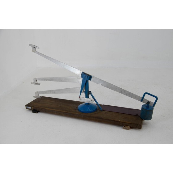 Image 1 of Vintage apparatuur voor het meten van de elasticiteit van panty's, jaren 1950