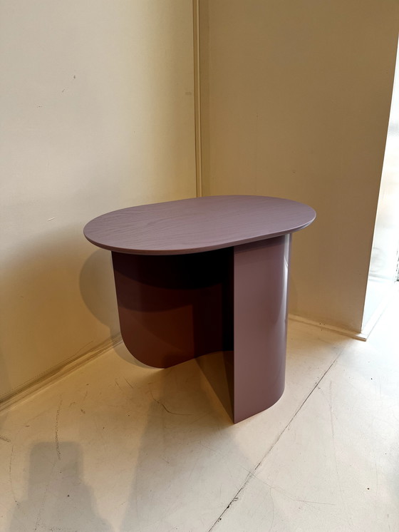 Image 1 of Fest Plateau side table lila