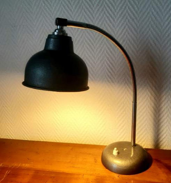 Image 1 of Grijze industriële bureaulamp