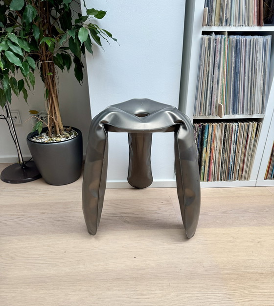 Image 1 of Oskar Zietas Studio Metalen Kruk - Standaard Plopp - 2000S Design Stoel Zilver Brons