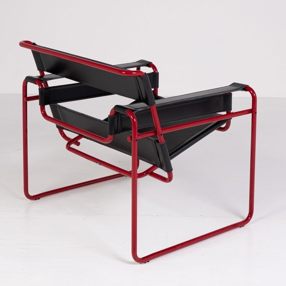 Image 1 of Knoll Wassily B3 Rood Mat-Nieuw-Gebruikt Serie 2024 In Zwart Leer Van Marcel Breuer