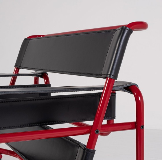 Image 1 of Knoll Wassily B3 Rood Mat-Nieuw-Gebruikt Serie 2024 In Zwart Leer Van Marcel Breuer