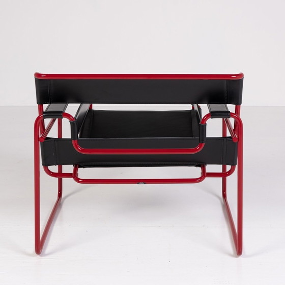 Image 1 of Knoll Wassily B3 Rood Mat-Nieuw-Gebruikt Serie 2024 In Zwart Leer Van Marcel Breuer