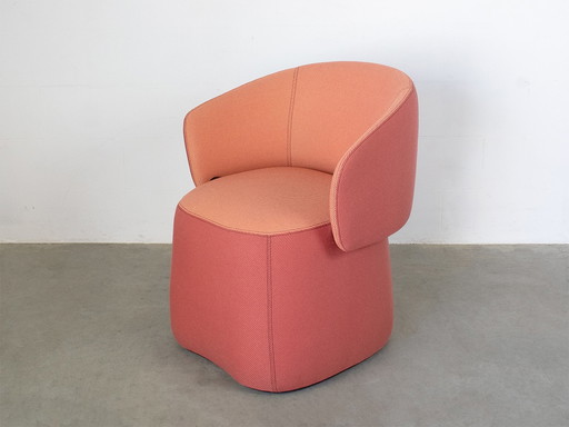 Haworth Fauteuil annex poef Chick Openest Design Patricia Urquiola