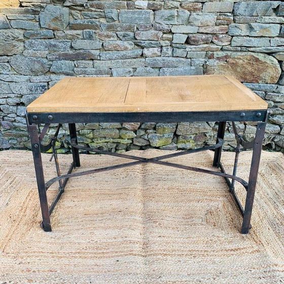Image 1 of Vintage eikenhouten en metalen werktafel