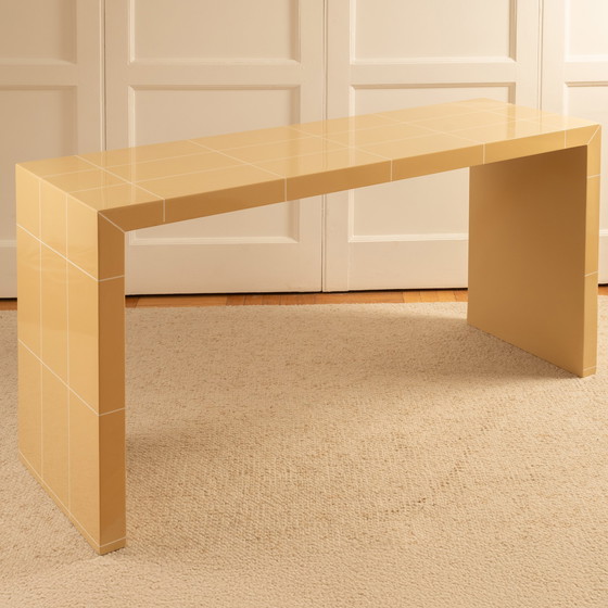 Image 1 of Gelakt houten console