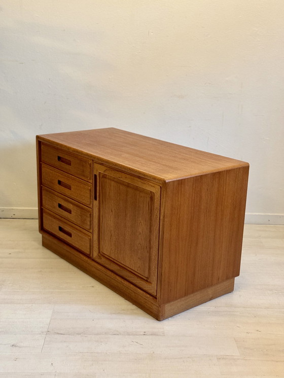 Image 1 of Vintage Midcentury Deens Ladenkastje Teak Jaren 60