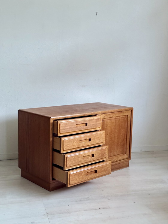 Image 1 of Vintage Midcentury Deens Ladenkastje Teak Jaren 60