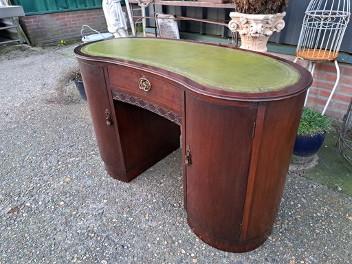 Antiek Damesbureau, Schrijfbureau, Kaptafel, Lichte Gebruiks-sporen Afm. 110 x 50 cm en 82 cm Hoog