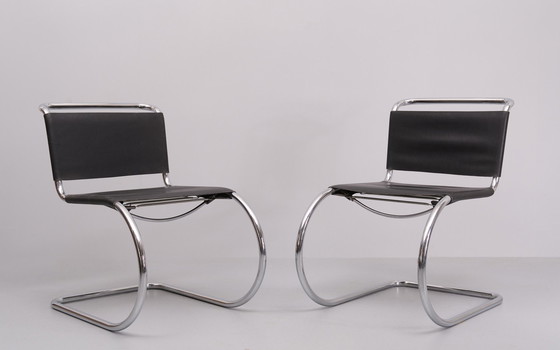 Image 1 of 2x Ludwig Mies van der Rohe MR10 stoelen