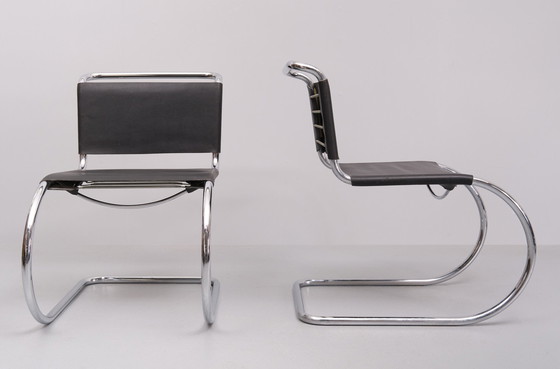 Image 1 of 2x Ludwig Mies van der Rohe MR10 stoelen