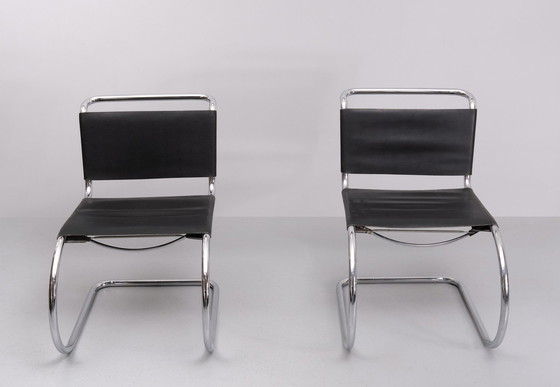 Image 1 of 2x Ludwig Mies van der Rohe MR10 stoelen