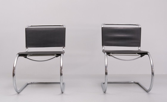 Image 1 of 2x Ludwig Mies van der Rohe MR10 stoelen