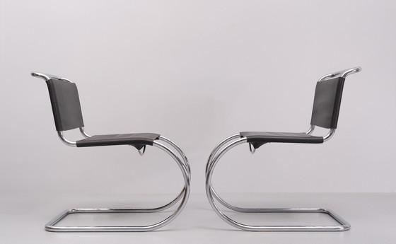 Image 1 of 2x Ludwig Mies van der Rohe MR10 stoelen