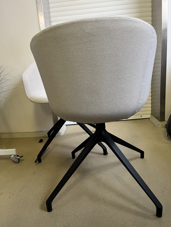 Image 1 of Gaber Basket Draaibare Gestoffeerde Kuipstoelen