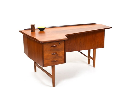 Vintage Boomerang Bureau van Peter Løvig Nielsen