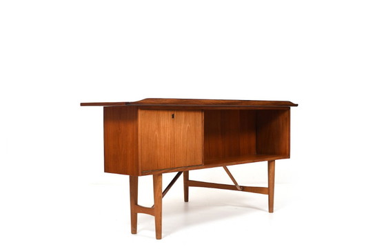 Image 1 of Vintage Boomerang Bureau van Peter Løvig Nielsen