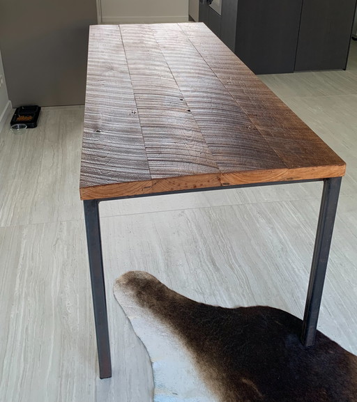 Custom made eettafel